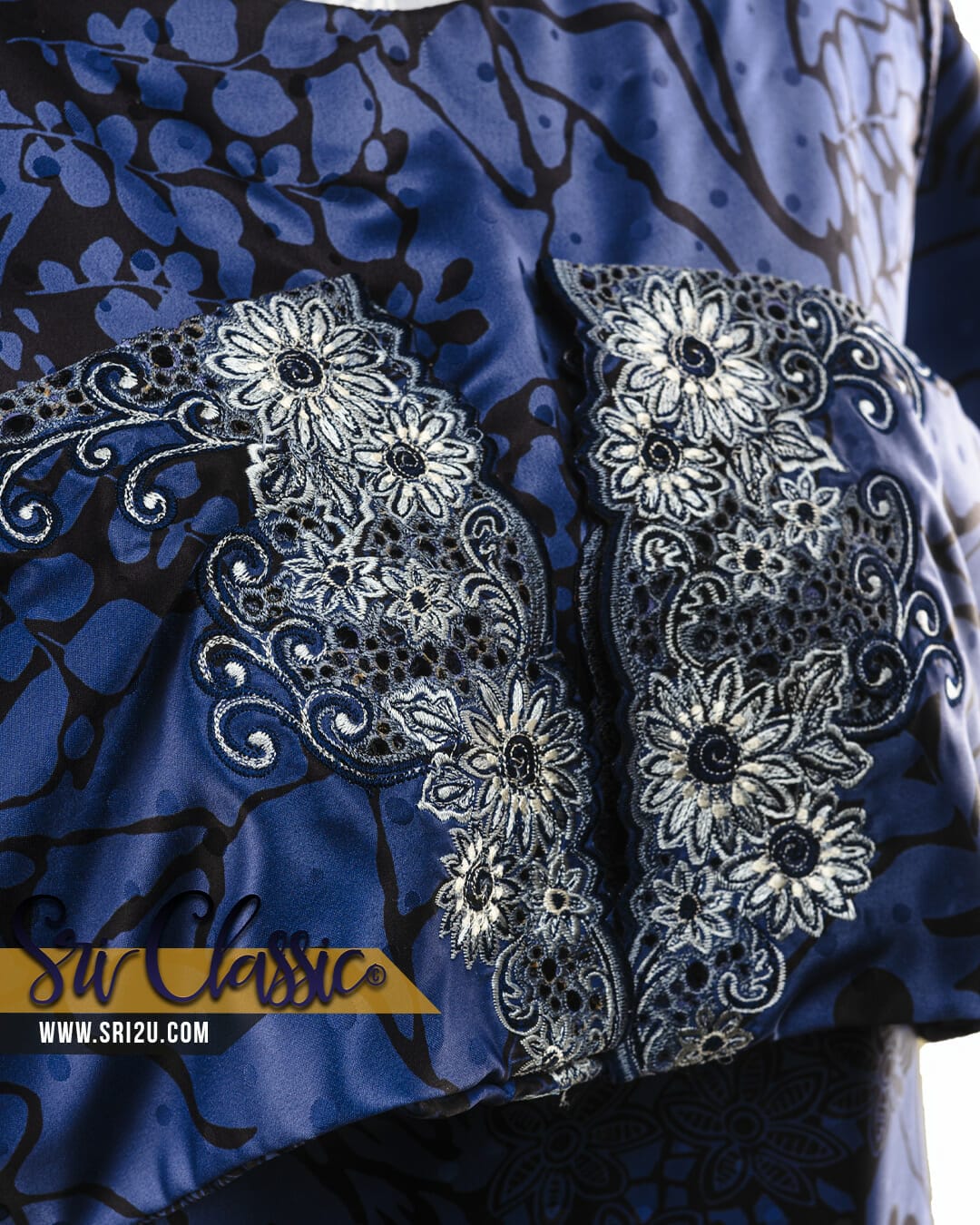 Sulaman Kerawang Baju Kurung Malaysia Dengan Motif Bunga Dahlia dan Kerawang Buih