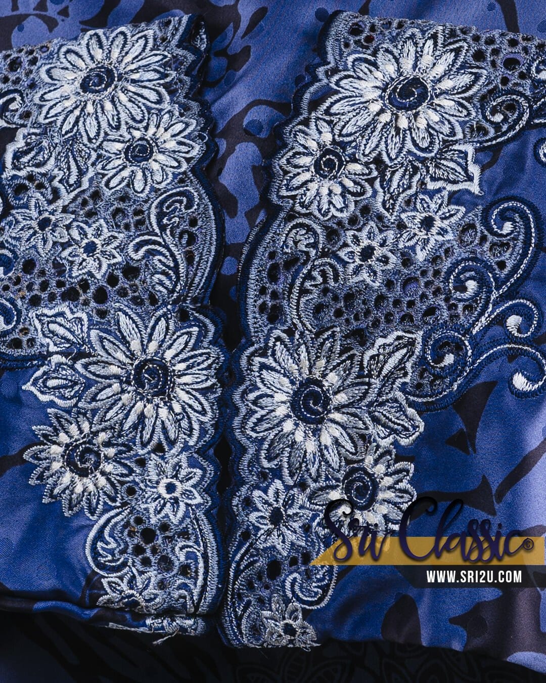 Sulaman Kerawang Baju Kurung Malaysia Dengan Motif Bunga Dahlia dan Kerawang Buih