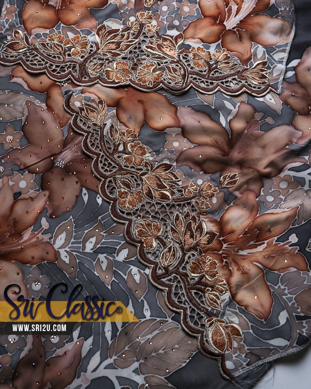 Kurung Moden Batik Bersulam Kerawang Motif Bunga Magnolia