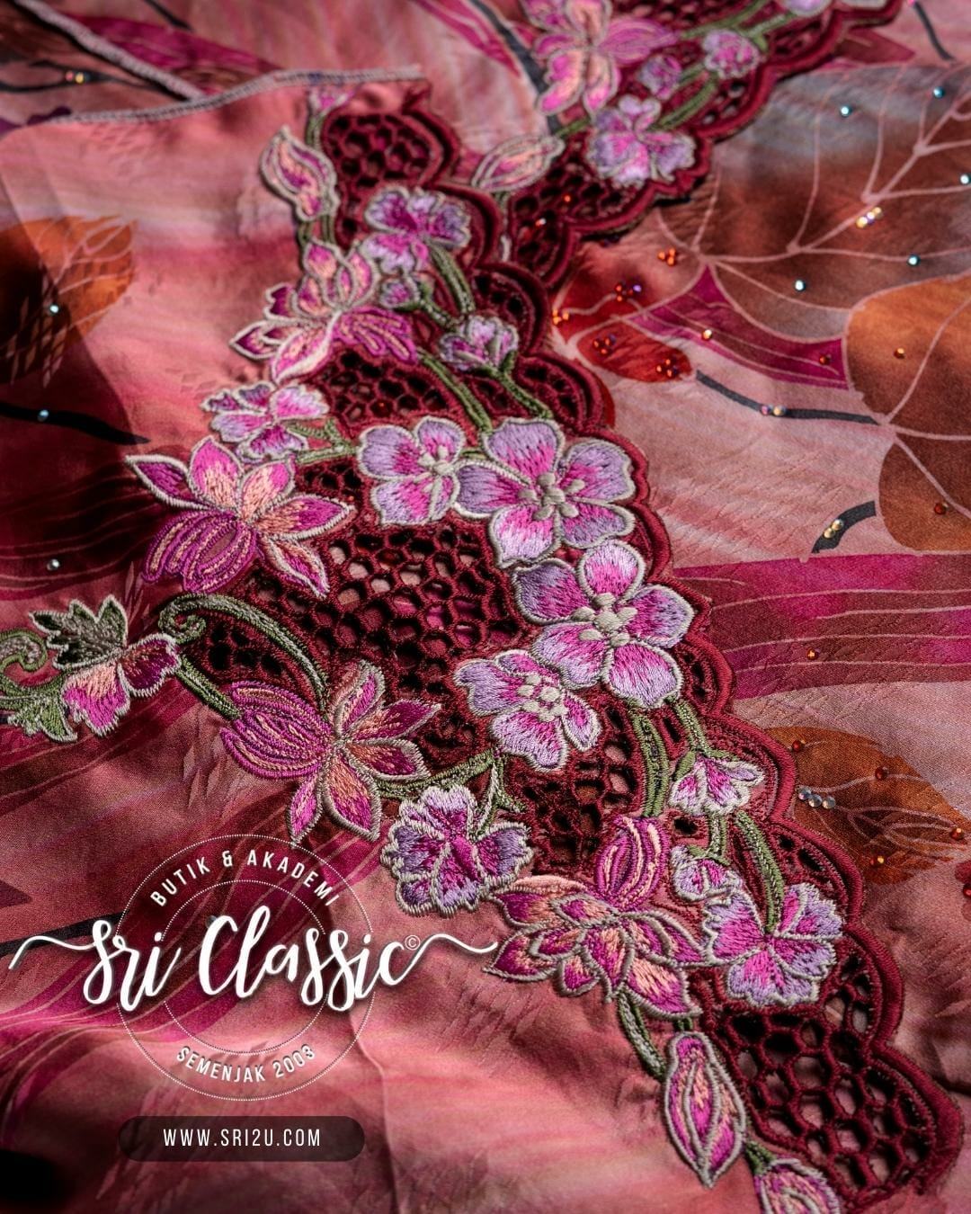 Sulam Baju Kurung Tradisi Motif Bunga Sakura dan Bunga Magnolia
